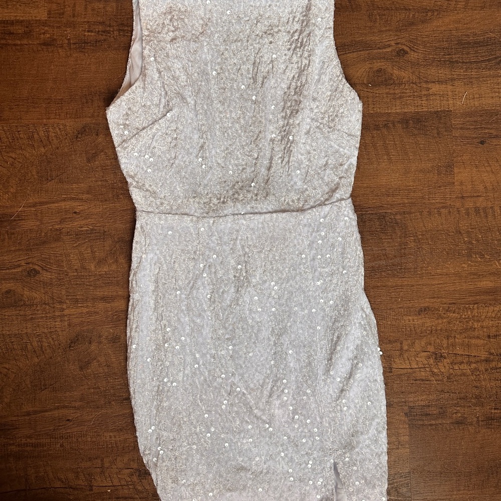 Selfie Leslie White Sequin Backless Sleeveless Dress - Picture 5 of 5